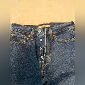 Never worn Levi’s wedgie straight Jean